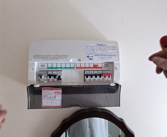 Why Did Four Electric Fans Keep Tripping the Socket Circuit? A Real EICR in Burnham-on-Sea