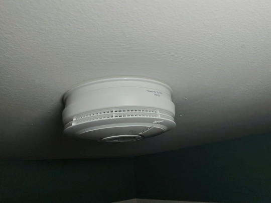 Out-of-Date Smoke Alarms: When Should You Replace Them?