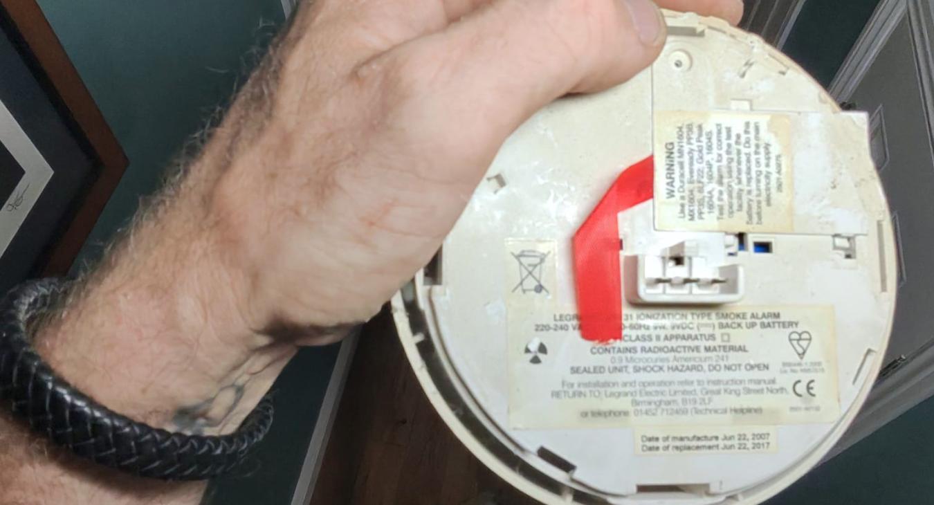 Out-of-Date Smoke Alarms: When Should You Replace Them? 