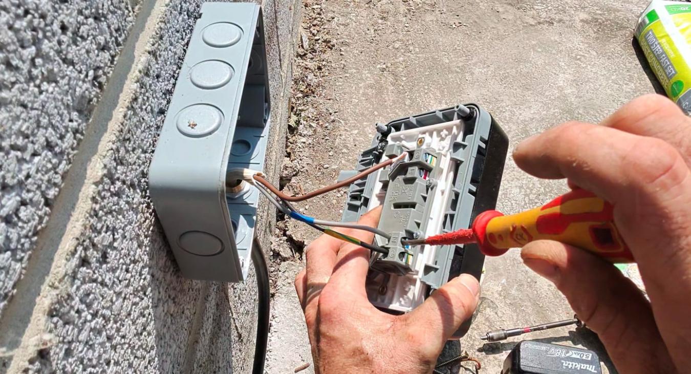 Fault Finding, Socket Repairs & Hot Tub Power Installation in Oxford Street,  Burnham-on-Sea